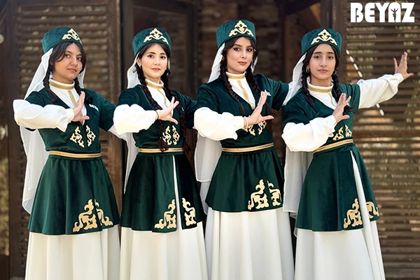 آموزش رقص آذری بانوان